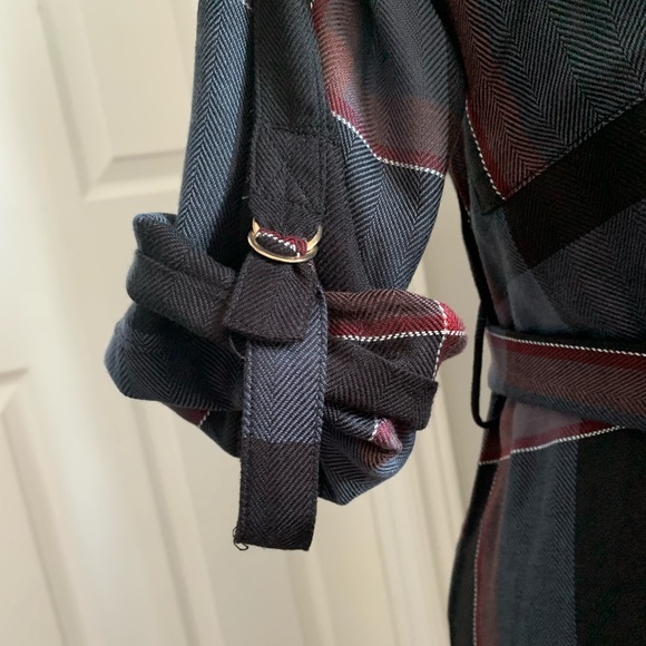 Dynamite Plaid Dress - Picture 6 of 7